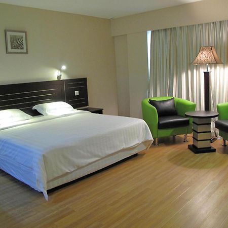 Labuk Hotel Sandakan Esterno foto