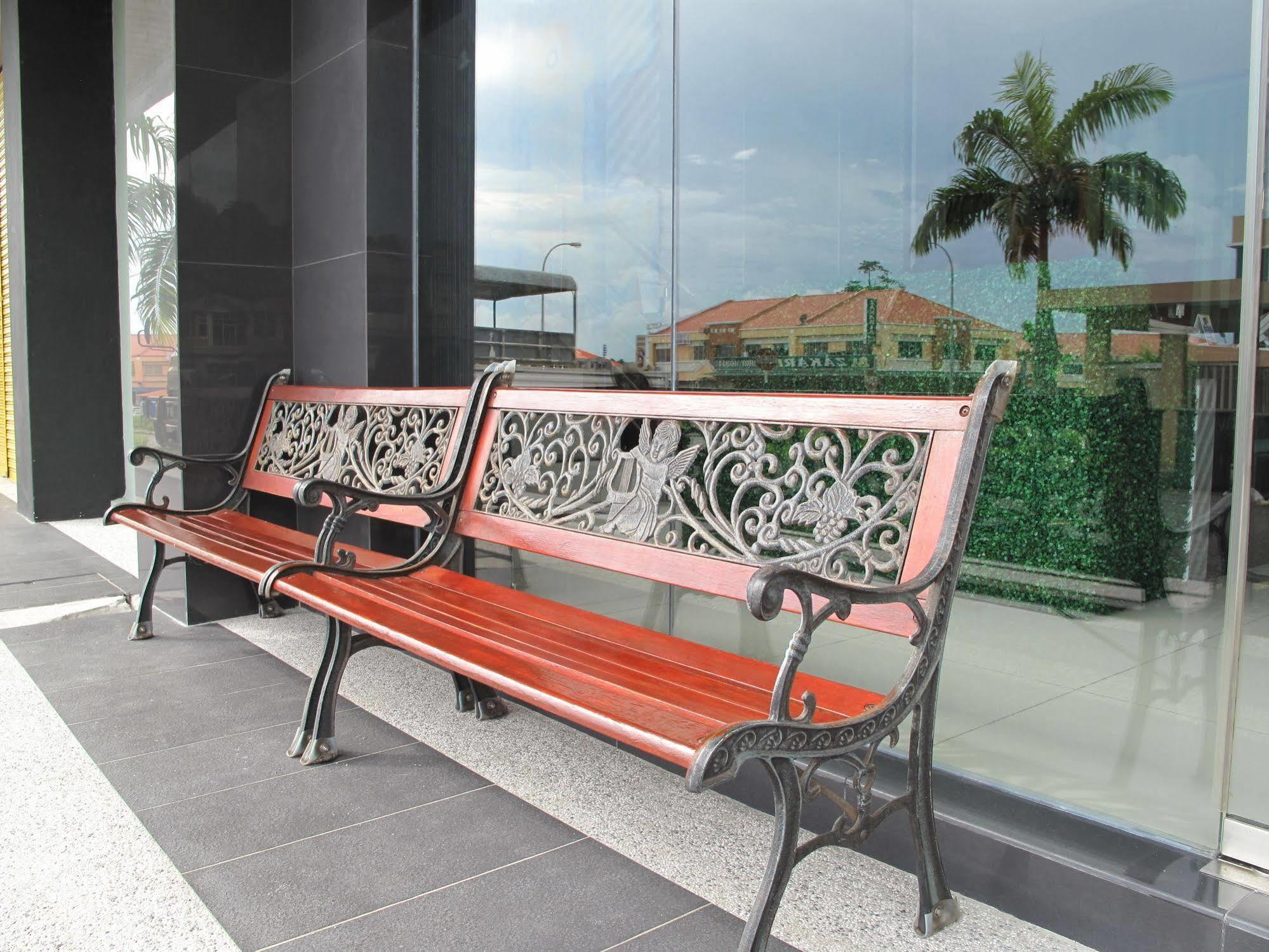 Labuk Hotel Sandakan Esterno foto