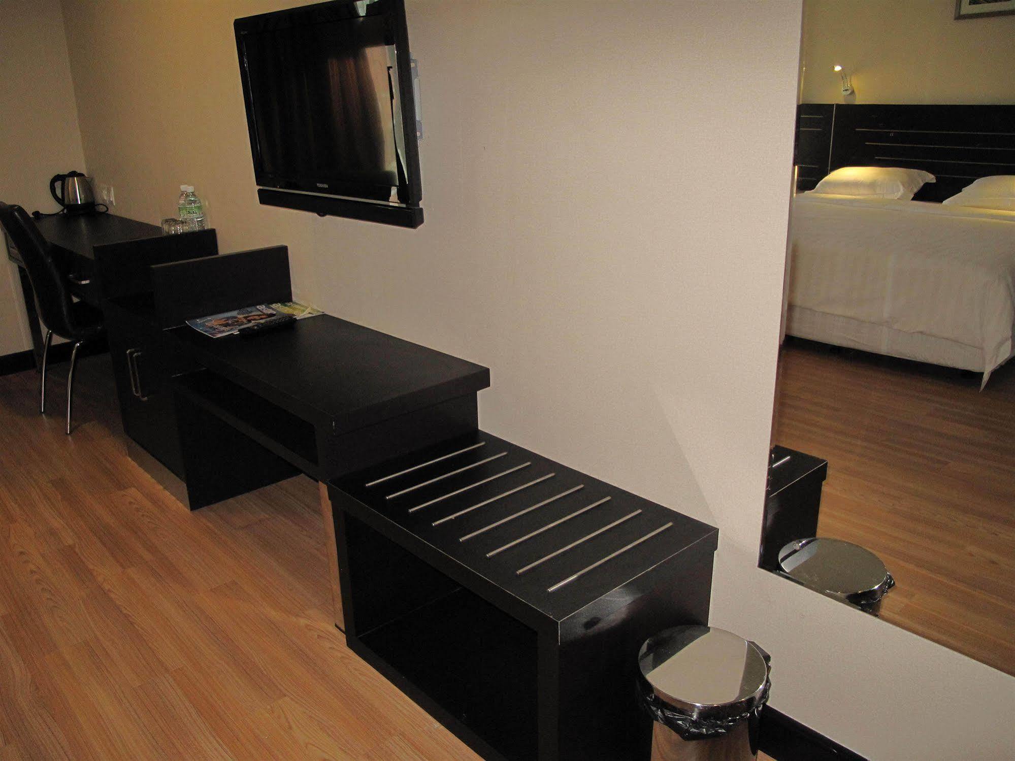 Labuk Hotel Sandakan Esterno foto