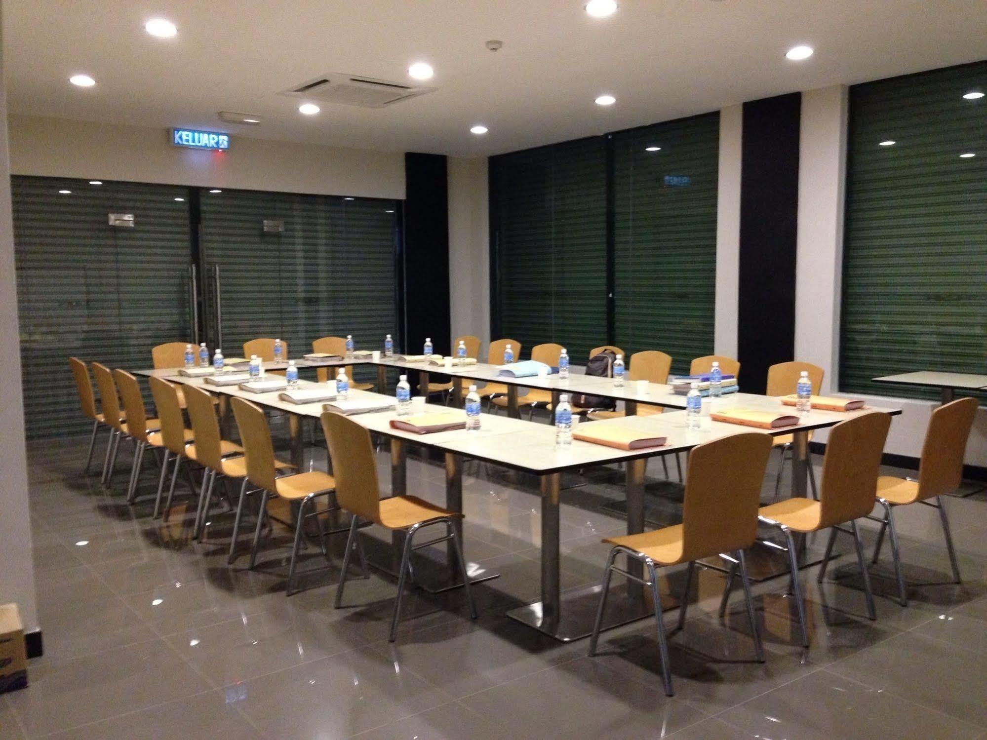 Labuk Hotel Sandakan Esterno foto